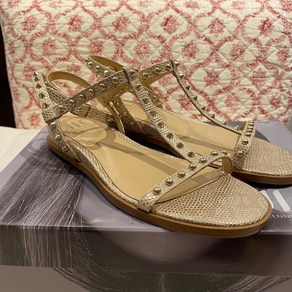 JLO Champagne Avah Flat Sandals, 6 - Picture 1 of 9